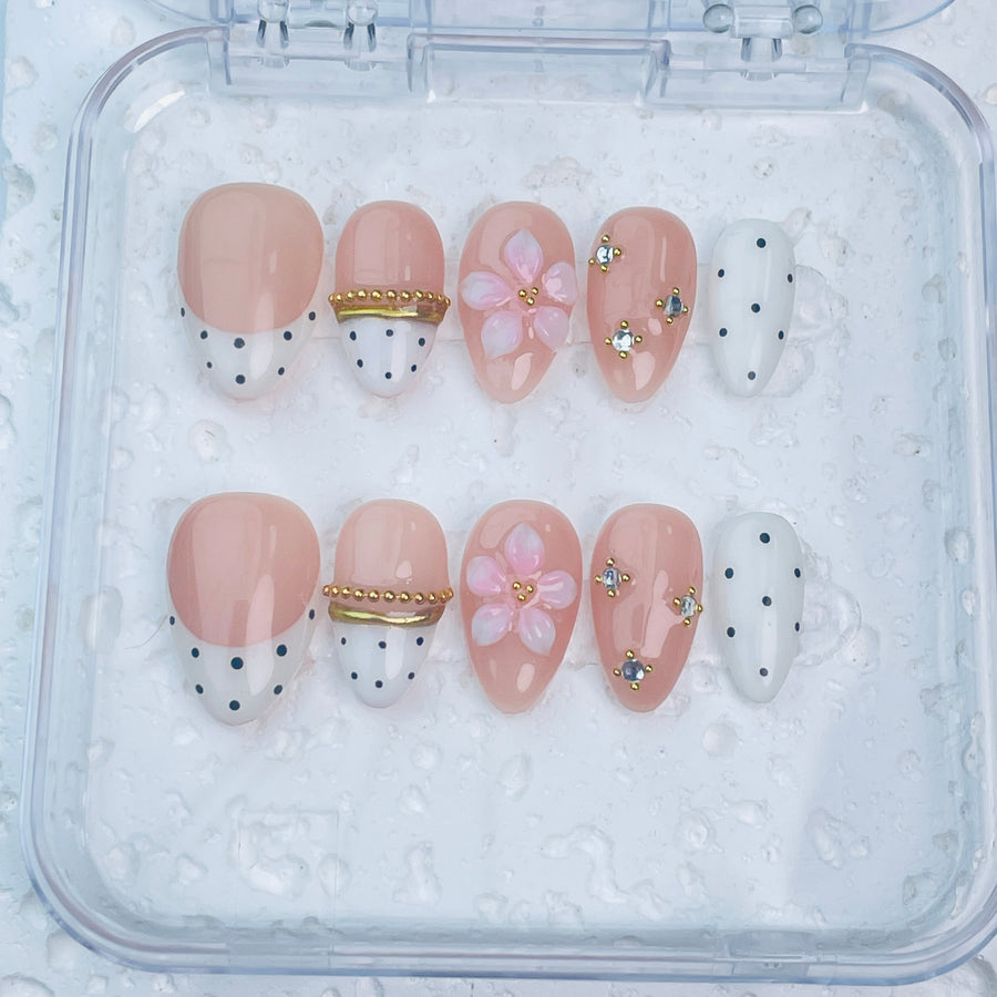 GAGUGAGU XR-105G Glossy Press-On Nails for Everyday Looks, Birthday Parties and Date Nights, S M L