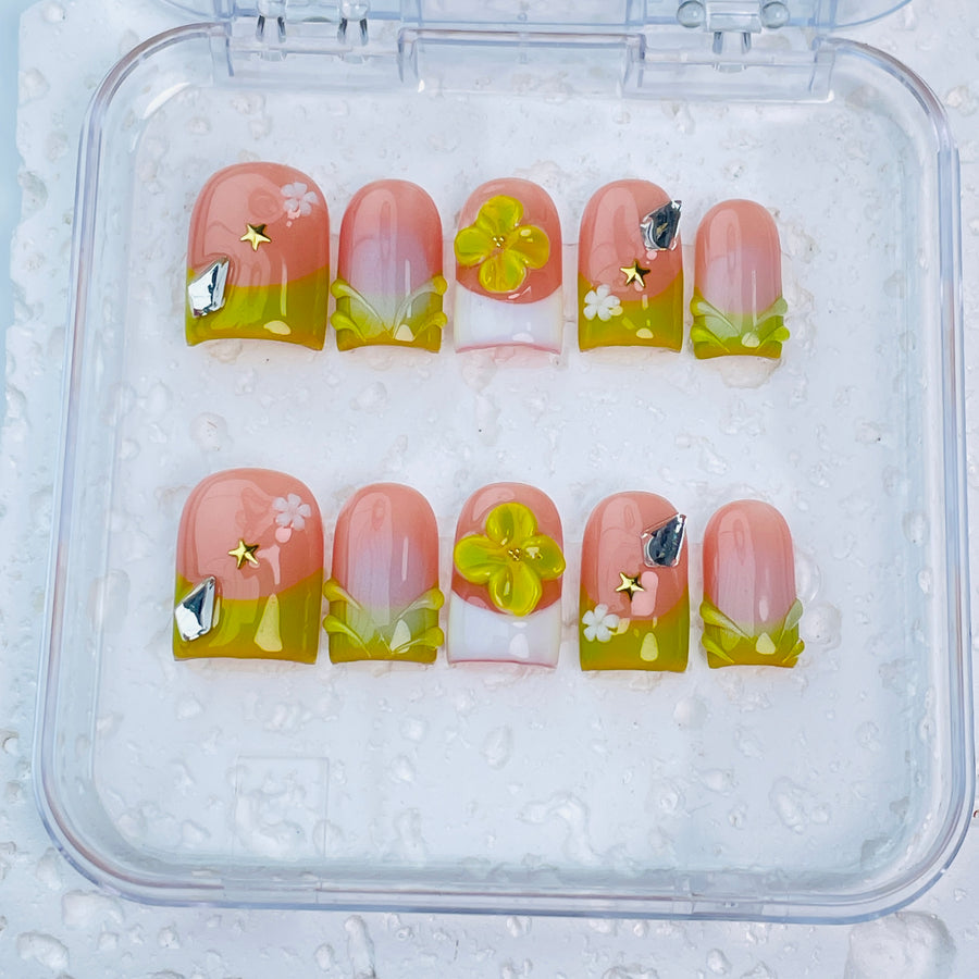 GAGUGAGU Green Floral French Tip Press-On Nails for Garden Parties, Glossy False Nails for Birthday Party, Date Night and Weekend Style, S M L